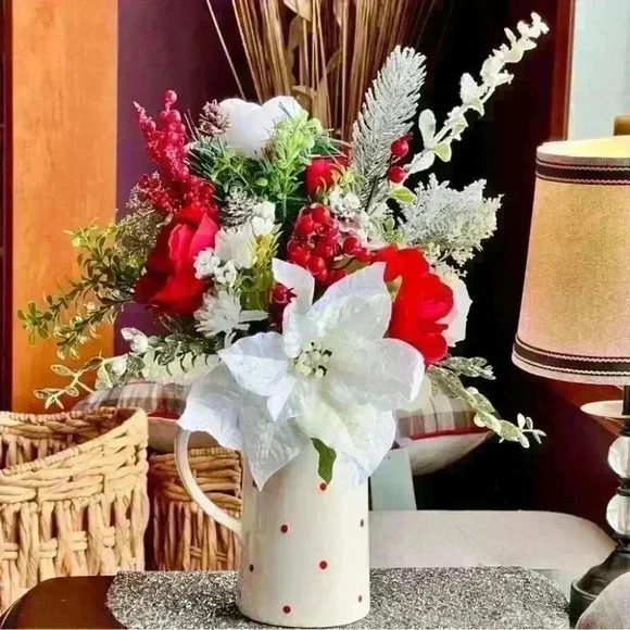 🎄NEW Holiday Arrangement - Beautiful Faux Floral Pitcher Centerpiece - Picture 5 of 17